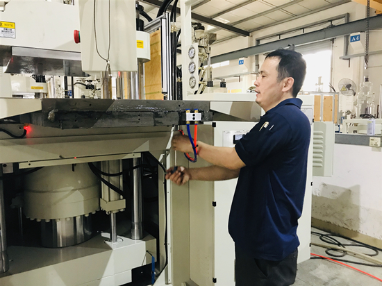 standard injection molding machine